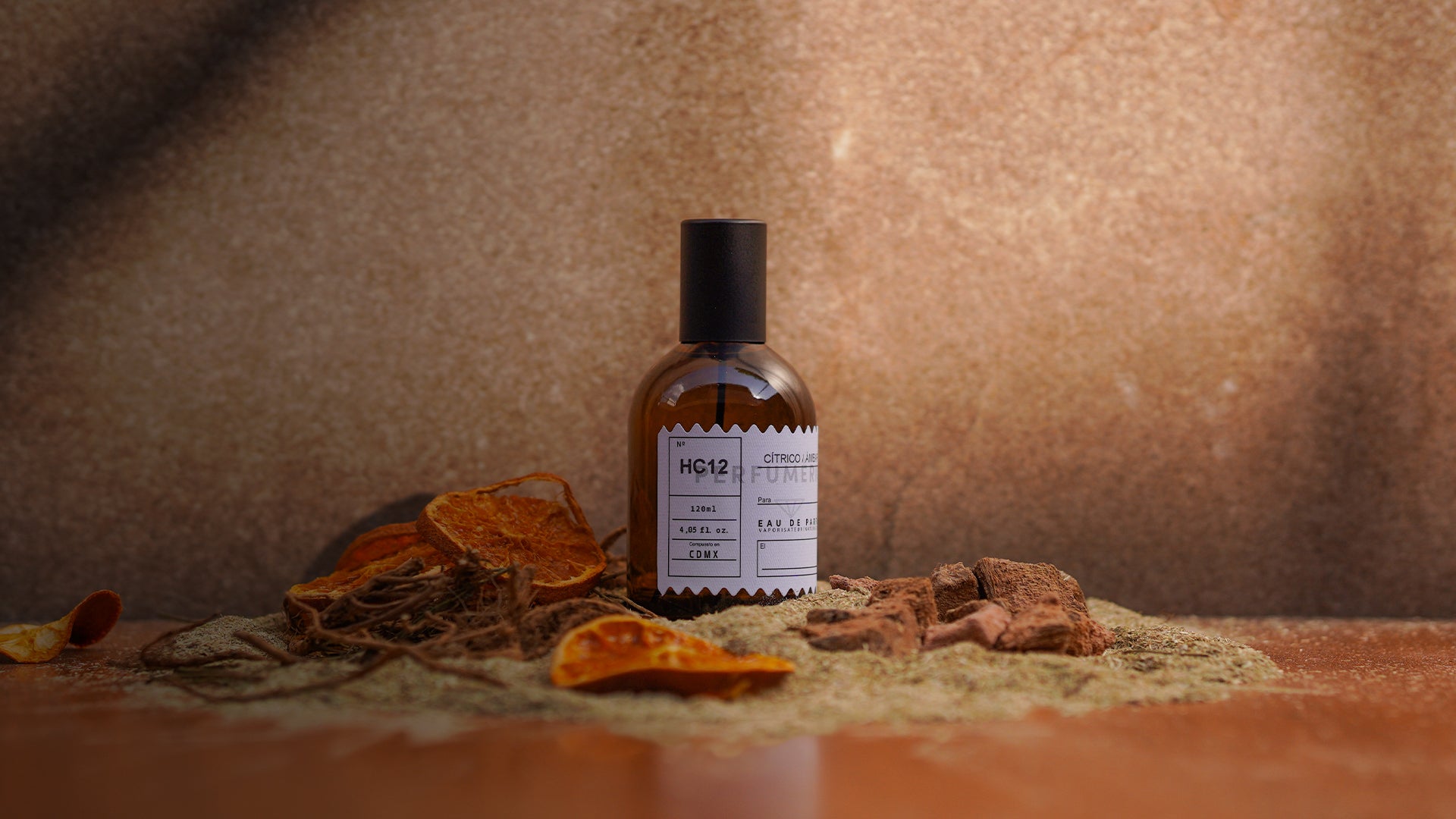 Lanzamiento del eau de parfum unisex HC12 Cítrico Ámbar